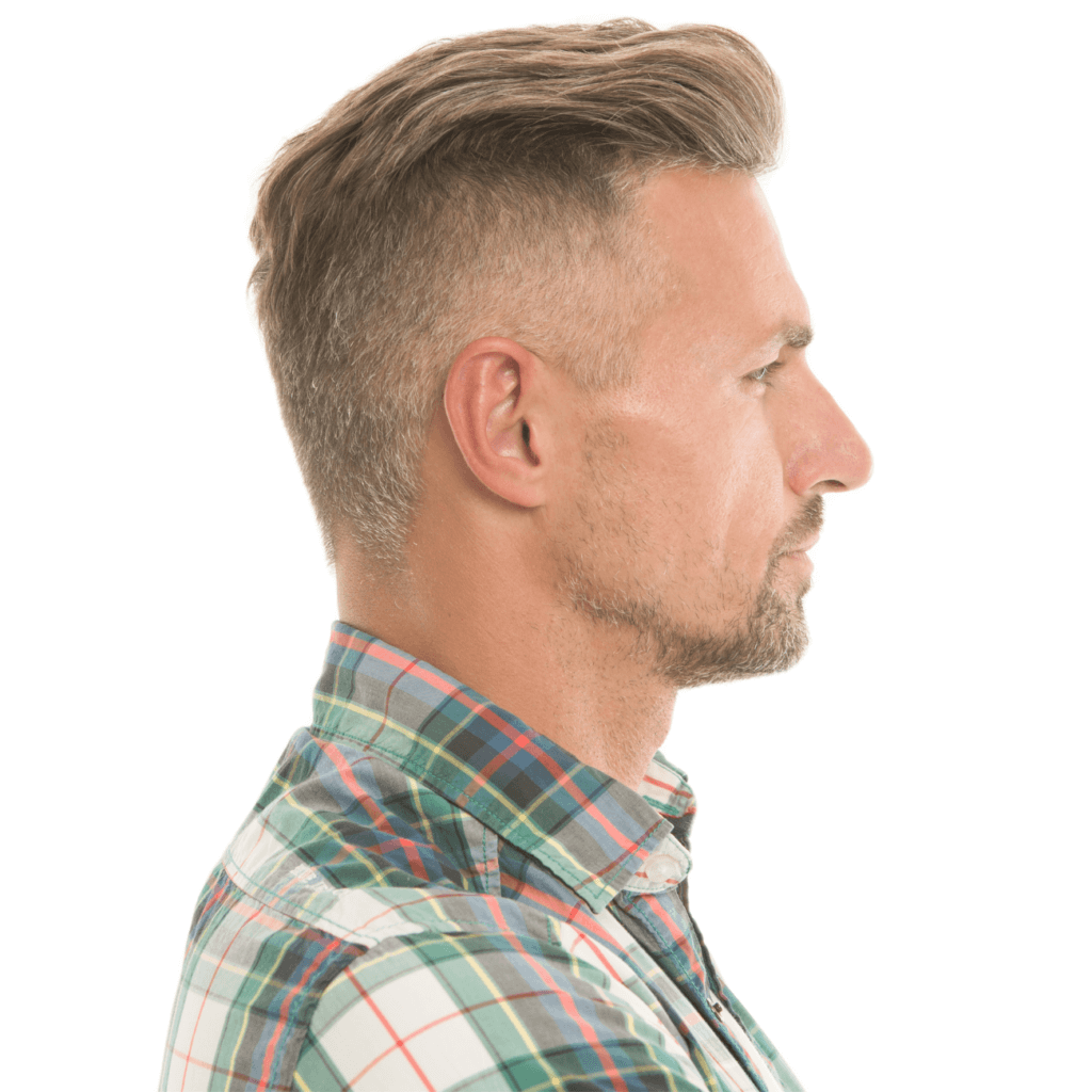 corte pompadour hombre de perfil